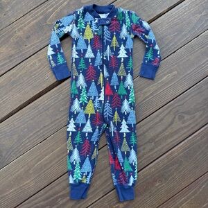 Hanna Andersson - Twinkly Trees on Navy Zip Sleeper